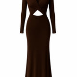 Vestido longo com capuz e costas abertas - Marrom