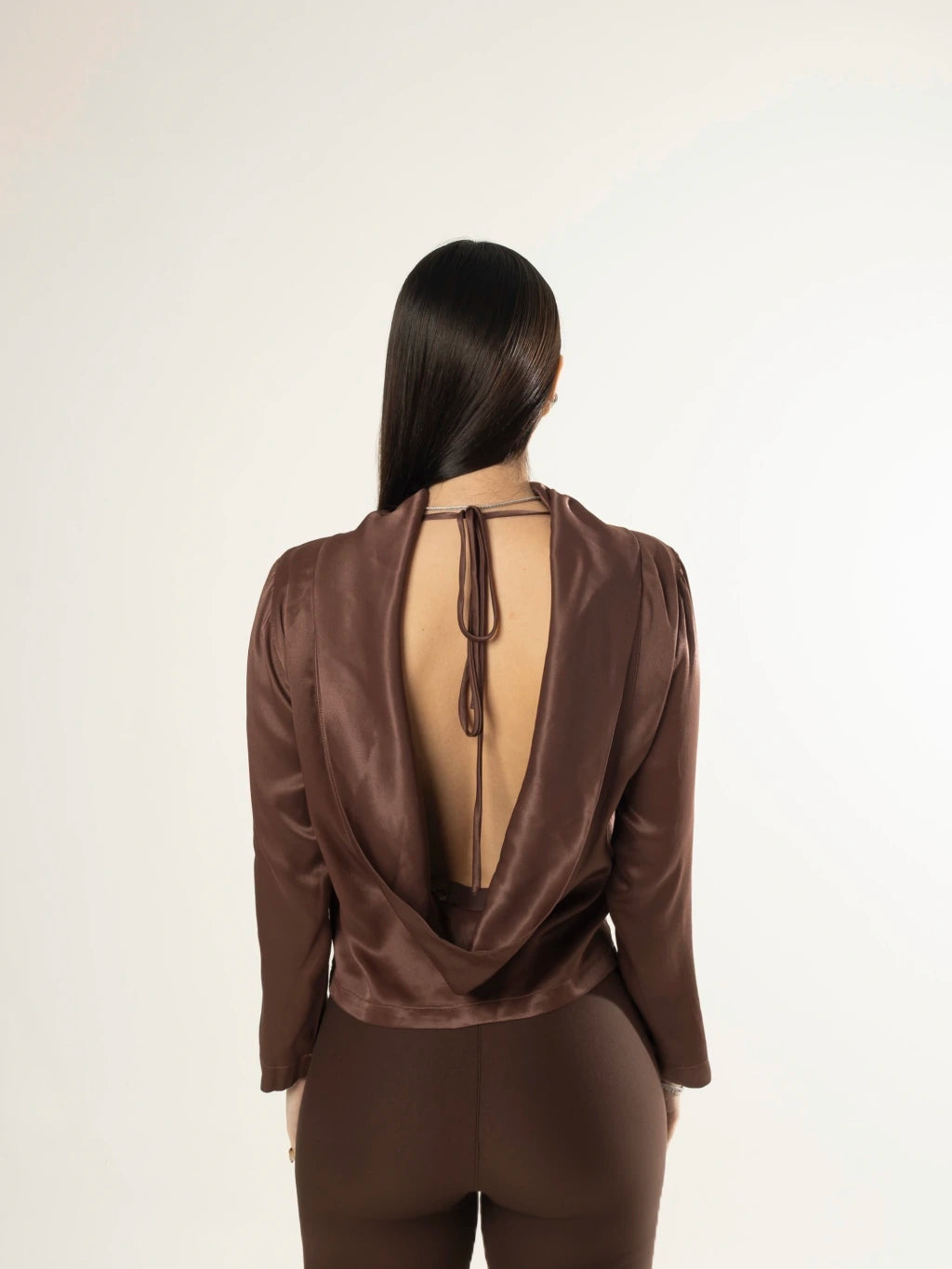 Blusa de costas abertas - Marrom