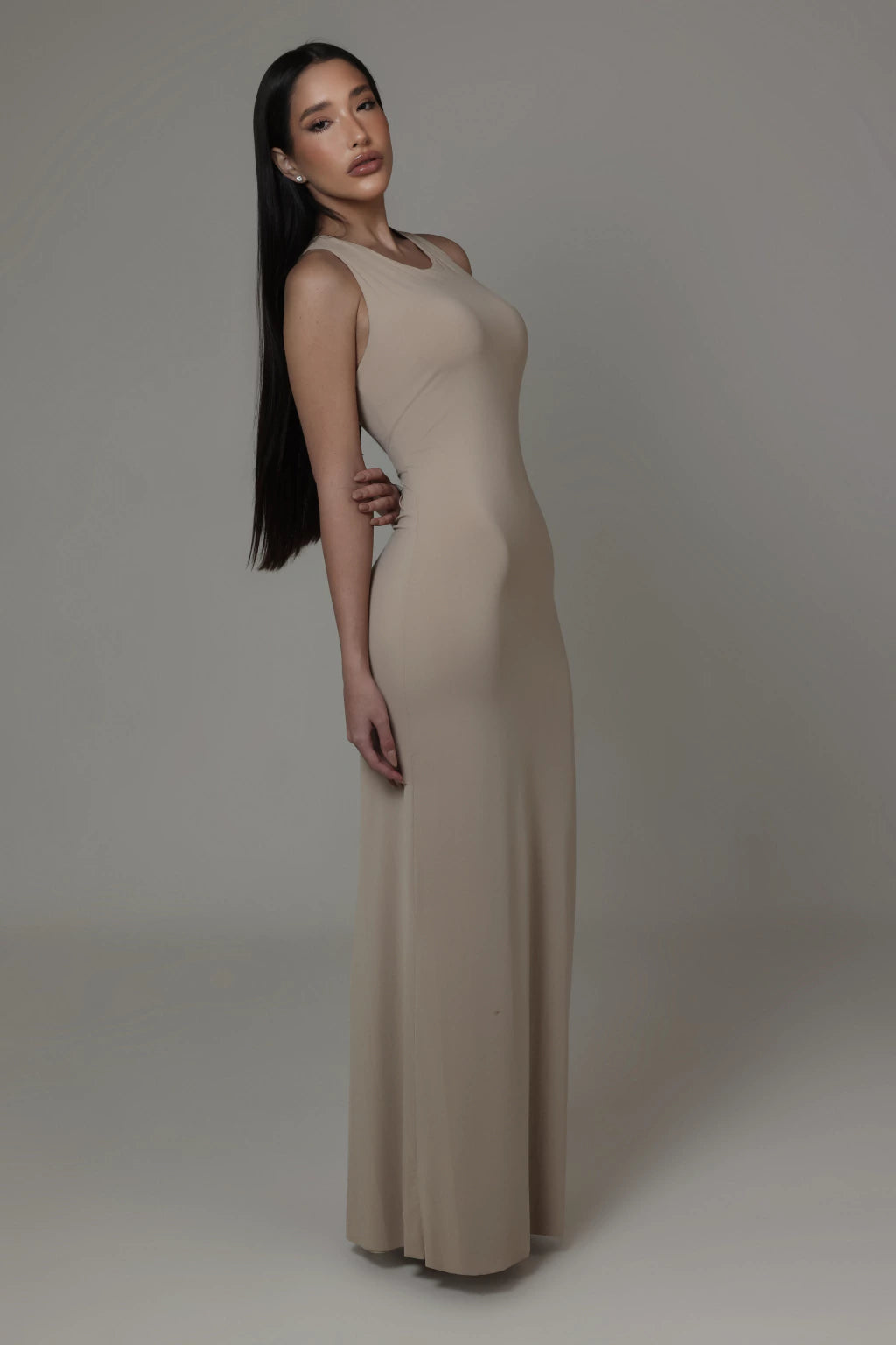 Vestido longo decote nadador - Nude Escuro