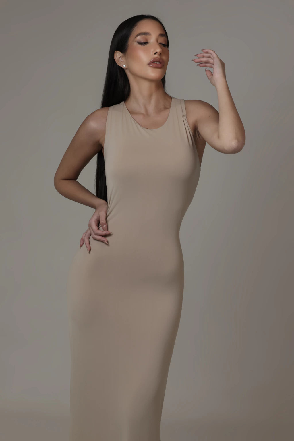 Vestido longo decote nadador - Nude Escuro